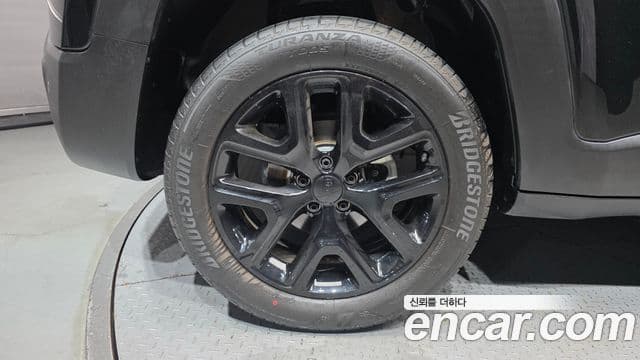 Jeep Renegade 2022 — Photo 19/32
