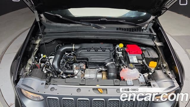 Jeep Renegade 2022 — Photo 25/32