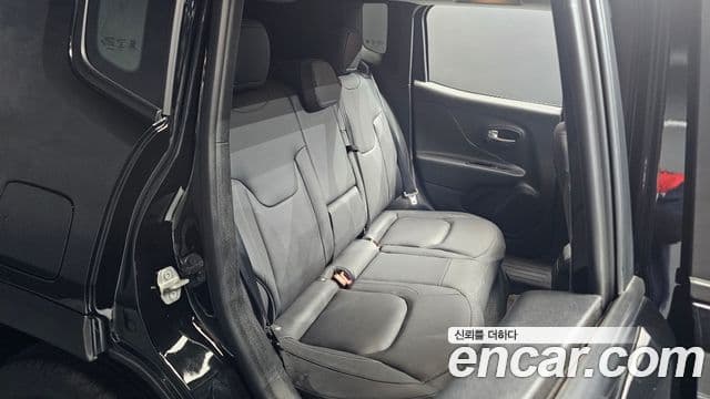 Jeep Renegade 2022 — Photo 22/32