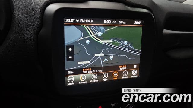 Jeep Renegade 2022 — Photo 10/32