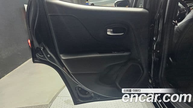 Jeep Renegade 2022 — Photo 5/32