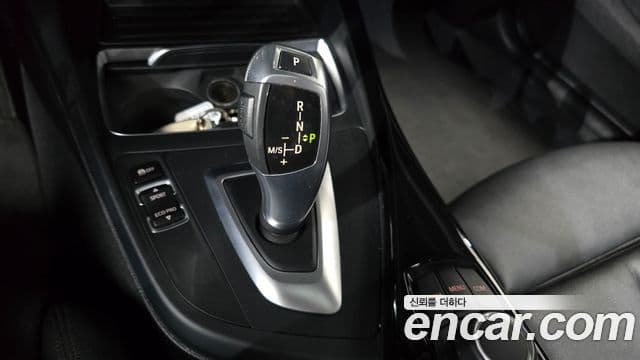 BMW 1 Series 2018 — Şəkil 8/20