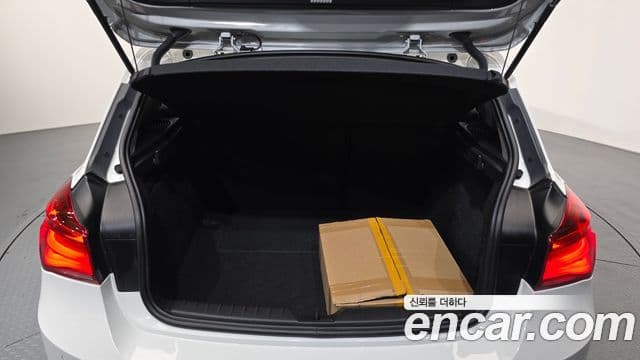 BMW 1 Series 2018 — Şəkil 17/20