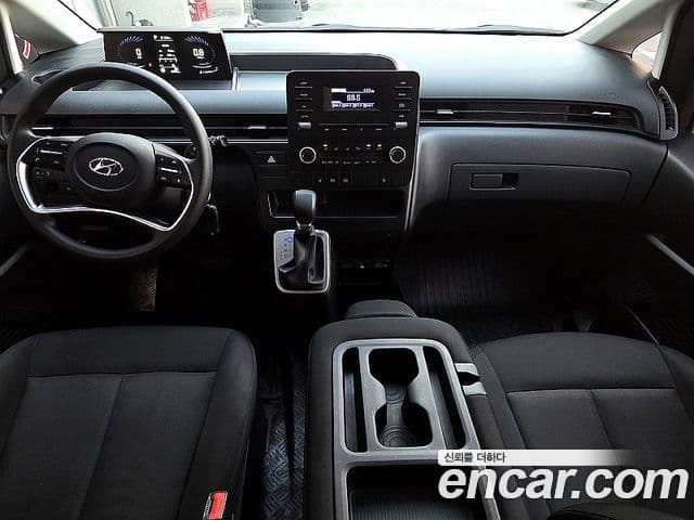Hyundai Staria 2021 — ფოტო 4/18