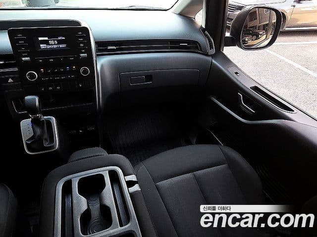 Hyundai Staria 2021 — ფოტო 10/18