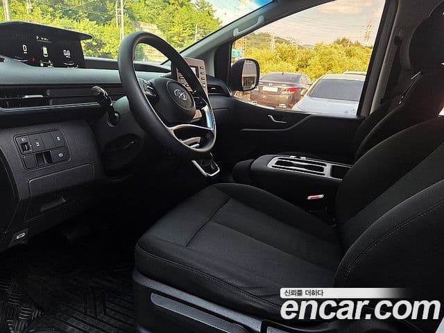 Hyundai Staria 2021 — ფოტო 6/18