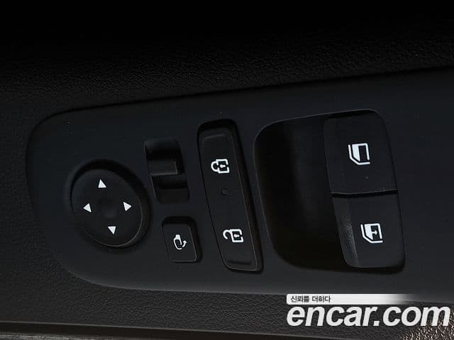 Hyundai Staria 2021 — ფოტო 16/18