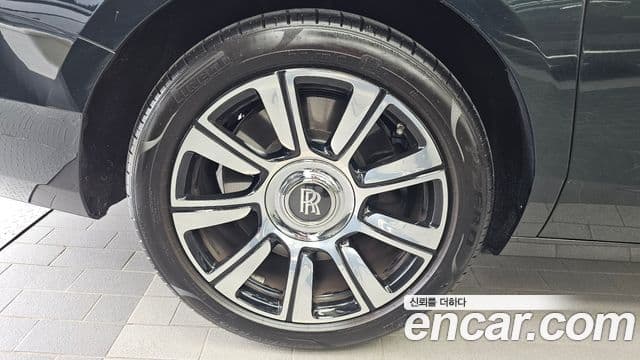 Rolls-Royce Ghost 2022 — ფოტო 5/20