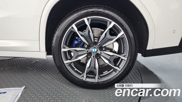 BMW X4 2025 — Şəkil 17/34