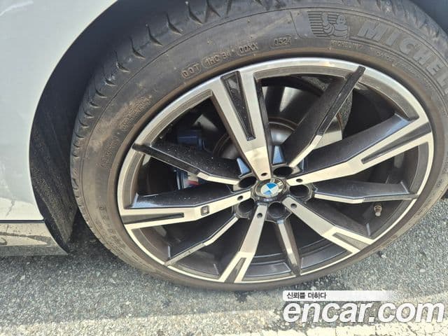 BMW 5 Series 2024 — Şəkil 16/17