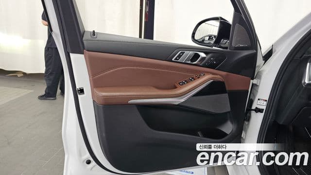 BMW X5 2023 — Photo 8/37