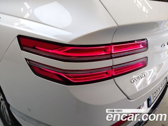 Genesis GV80 2022 — Şəkil 31/34