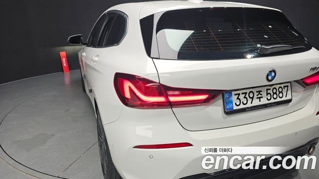 BMW 1 Series 2020 — Şəkil 31/32