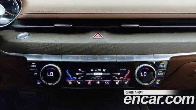 Genesis Electrified G80 2021 — ფოტო 18/20