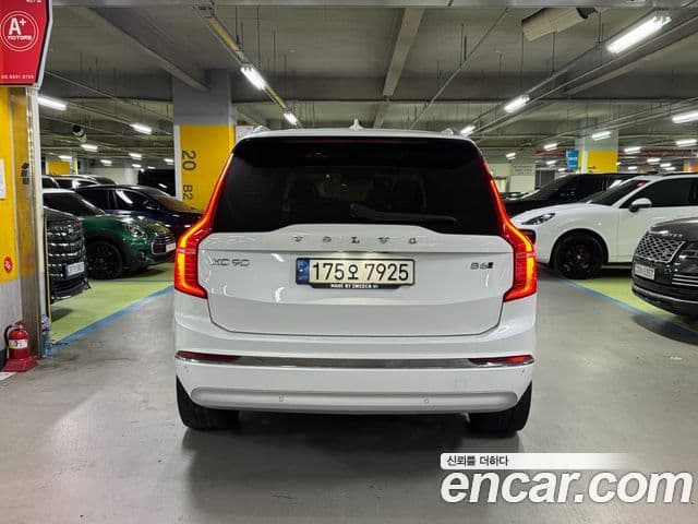 Volvo XC90 2021 — ფოტო 3/20