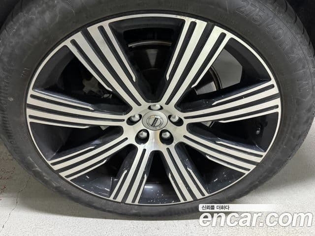 Volvo XC90 2021 — ფოტო 5/20
