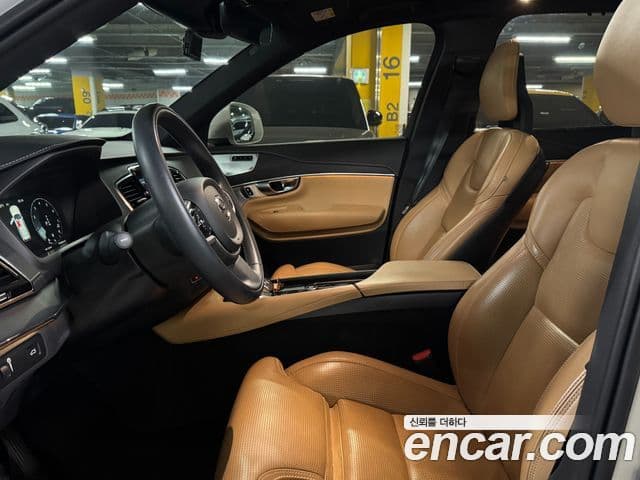 Volvo XC90 2021 — ფოტო 9/20