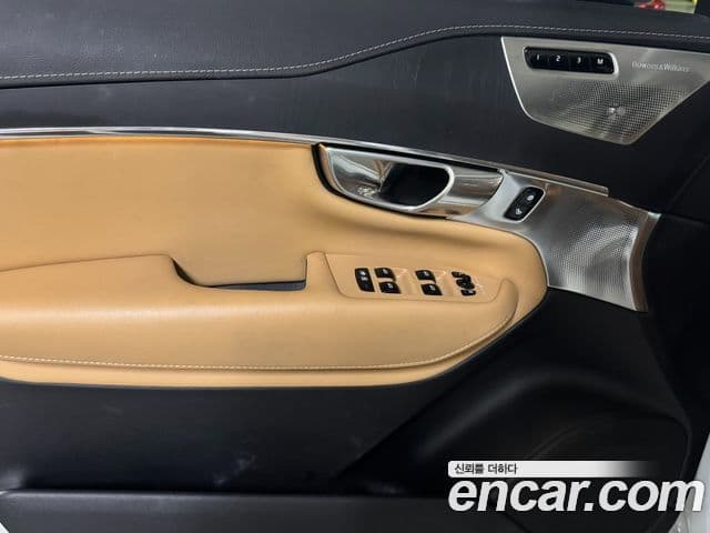 Volvo XC90 2021 — ფოტო 11/20