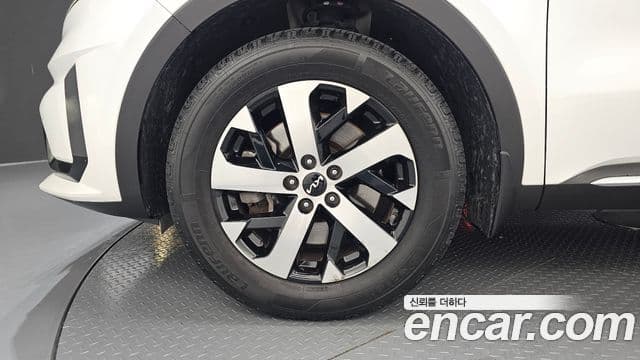 Kia Sorento 2022 — Фото 4/20