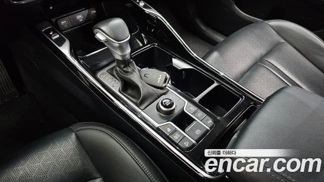 Kia Sorento 2022 — Фото 8/20