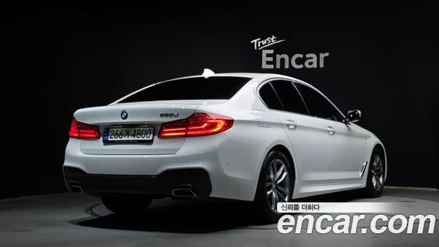 BMW 5 Series 2019 — ფოტო 2/20