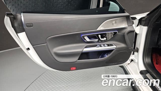 Mercedes-Benz SL-Class 2023 — Photo 15/37