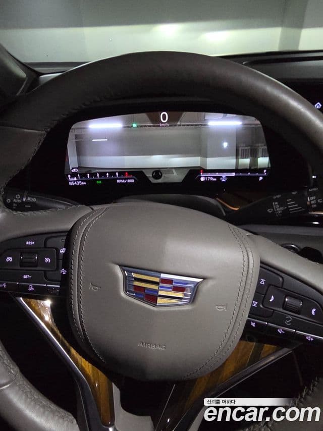 Cadillac Escalade 2022 — Şəkil 10/19