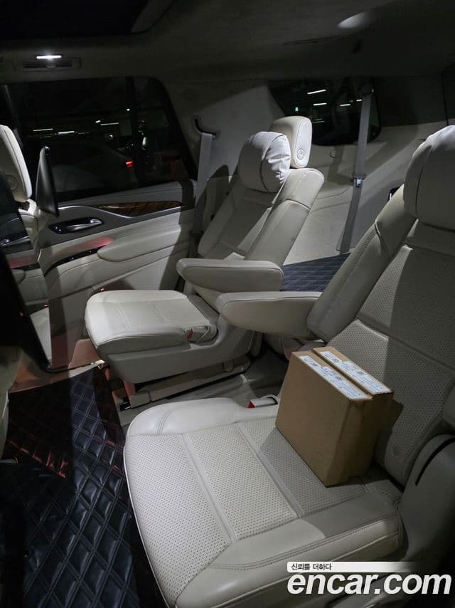 Cadillac Escalade 2022 — Şəkil 11/19