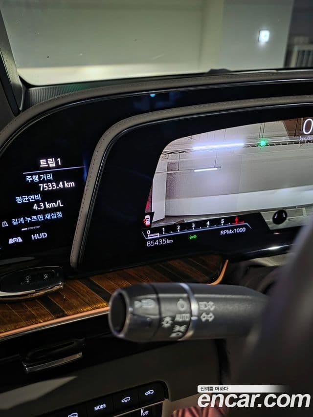 Cadillac Escalade 2022 — Şəkil 18/19