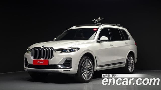 BMW X7 2021 — Фото 1/20