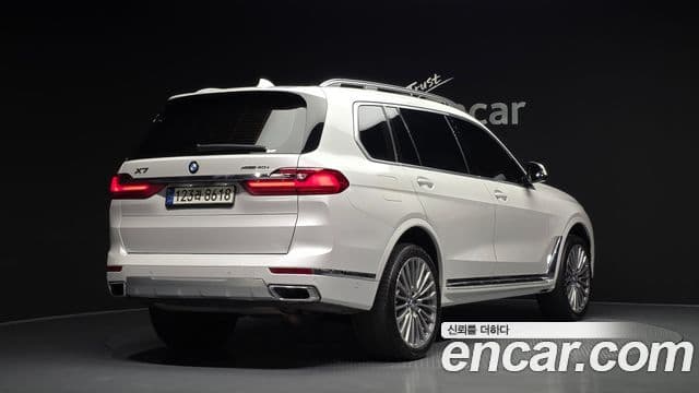 BMW X7 2021 — Фото 2/20