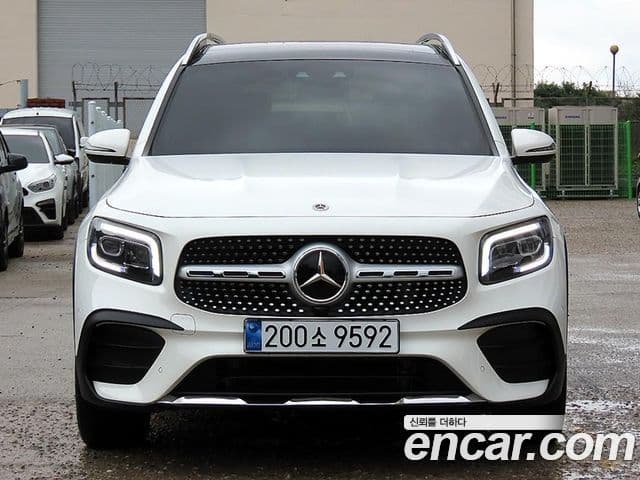 Mercedes-Benz GLB-Class 2023 — Фото 9/20