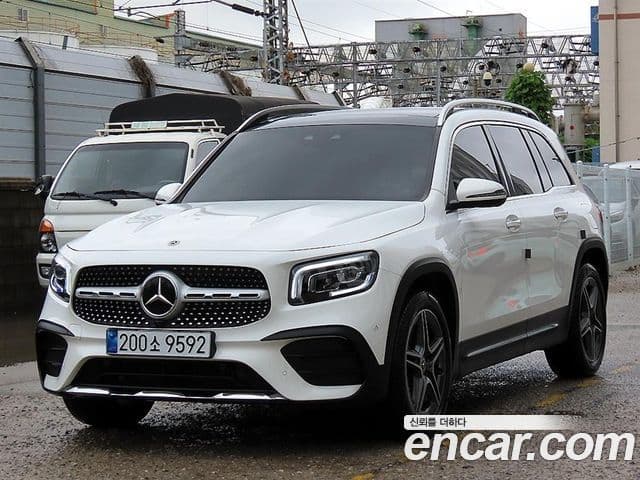 Mercedes-Benz GLB-Class 2023 — Фото 1/20