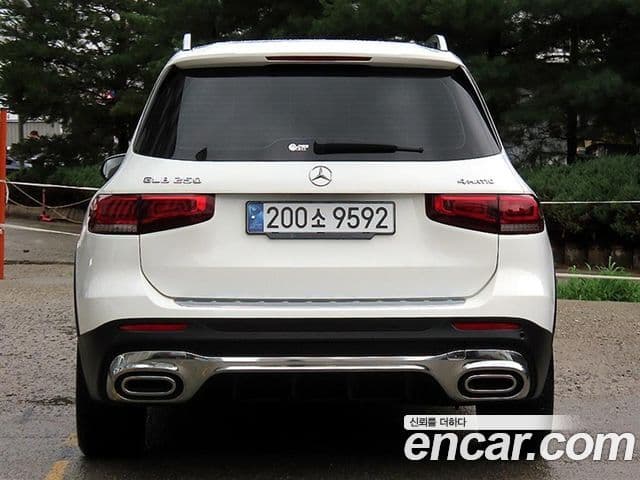 Mercedes-Benz GLB-Class 2023 — Фото 3/20