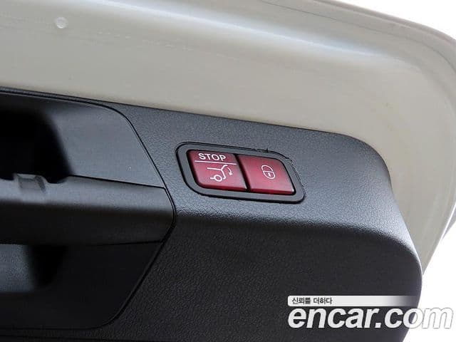 Mercedes-Benz GLB-Class 2023 — Фото 15/20