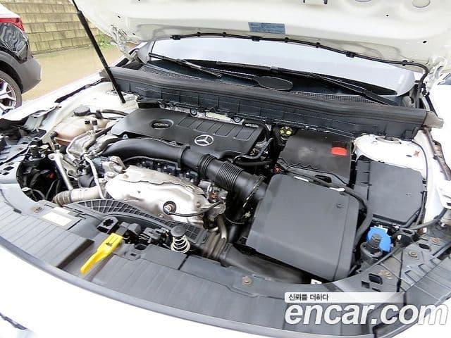 Mercedes-Benz GLB-Class 2023 — Фото 19/20