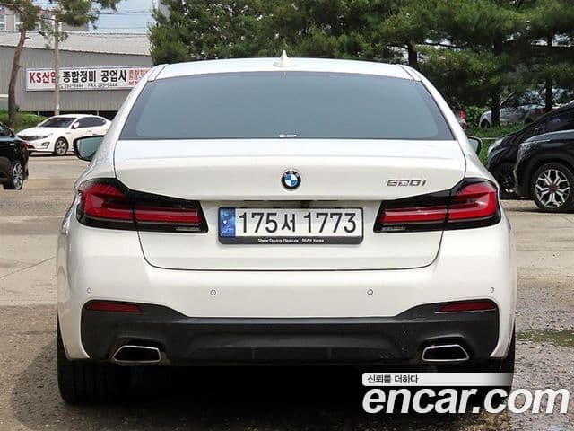 BMW 5 Series 2023 — ფოტო 3/19