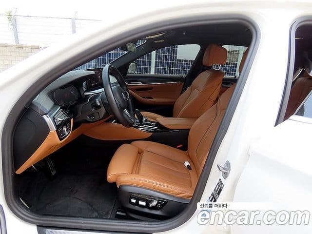 BMW 5 Series 2023 — ფოტო 4/19
