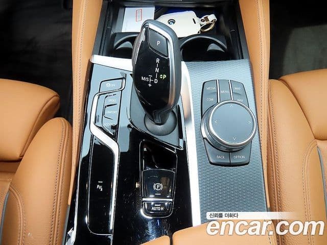 BMW 5 Series 2023 — ფოტო 11/19