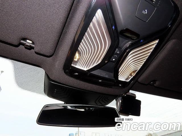 BMW 5 Series 2023 — ფოტო 16/19