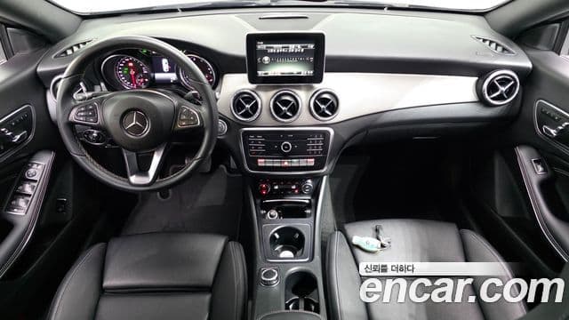 Mercedes-Benz CLA-Class 2018 — Şəkil 14/31