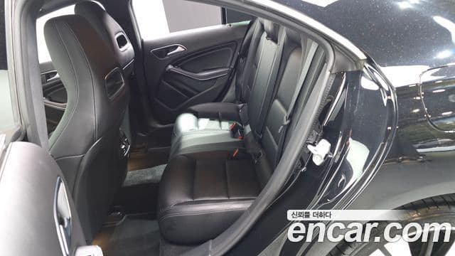 Mercedes-Benz CLA-Class 2018 — Şəkil 24/31