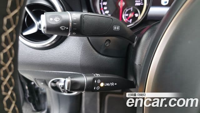 Mercedes-Benz CLA-Class 2018 — Şəkil 15/31