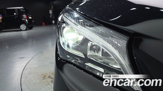 Mercedes-Benz CLA-Class 2018 — Şəkil 4/31