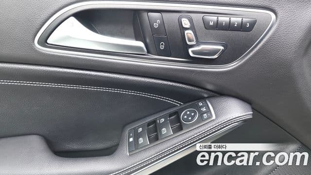 Mercedes-Benz CLA-Class 2018 — Şəkil 30/31