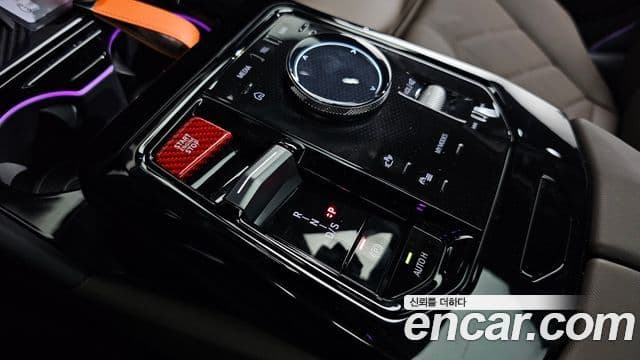 BMW 5 Series 2025 — ფოტო 8/20