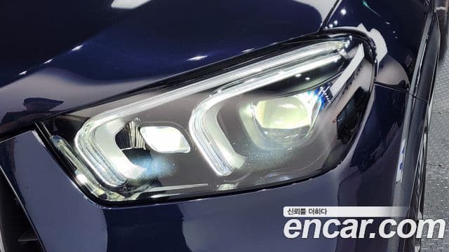 Mercedes-Benz GLE-Class 2021 — Photo 15/39