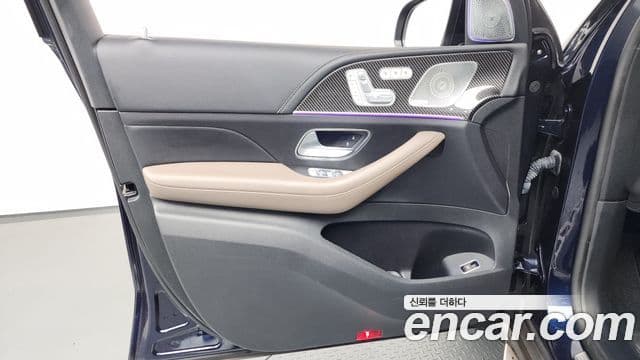 Mercedes-Benz GLE-Class 2021 — Photo 23/39