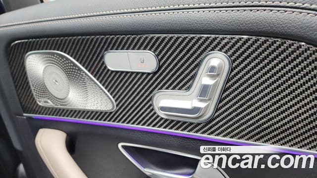 Mercedes-Benz GLE-Class 2021 — Photo 30/39