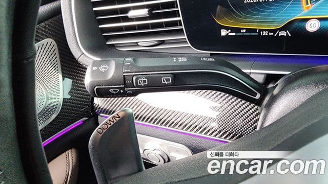 Mercedes-Benz GLE-Class 2021 — Photo 7/39